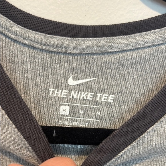 Nike Gray Short Sleeve Tee with Buffalo Graphic Medium - Picture 2 of 5